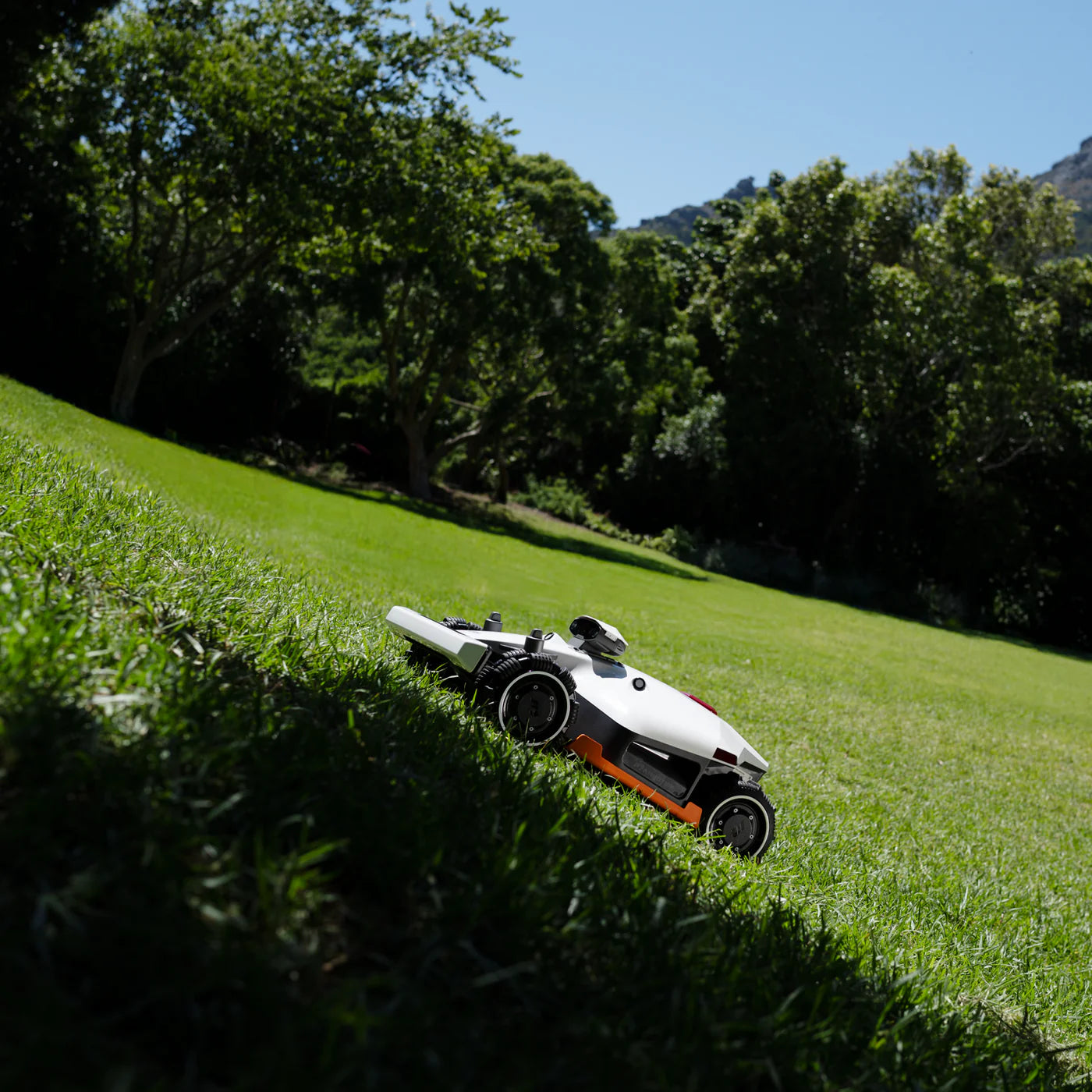 LUBA 2 AWD: Mähroboter ohne Begrenzungskabel